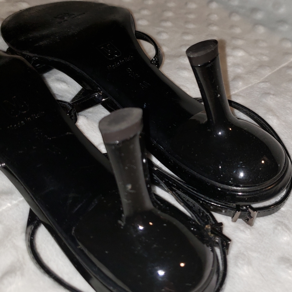 Bruno Magli 7 1/2 black strappy heels - Picture 7 of 15
